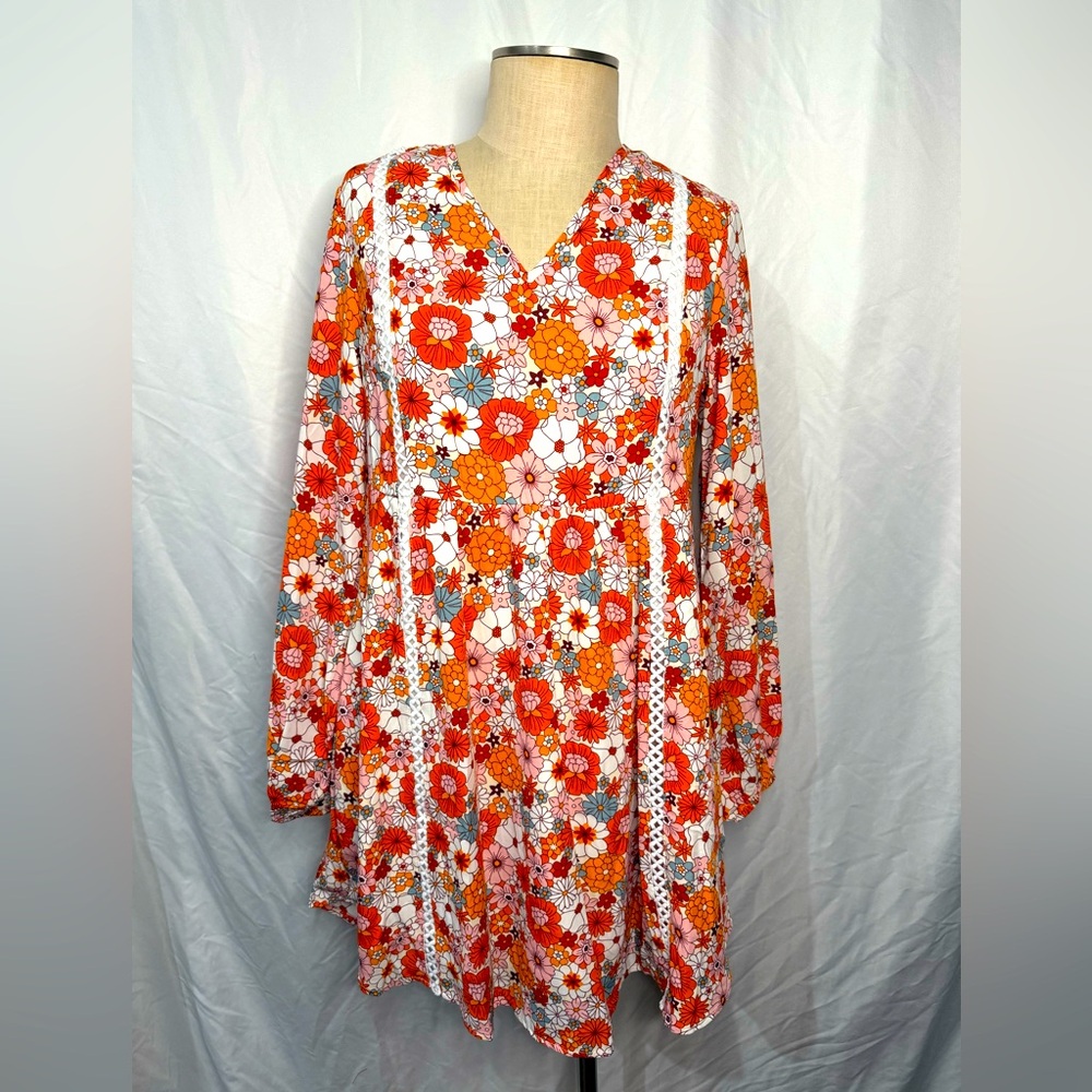 NWT Floral Boho‎ V-Neck Dress Size Small